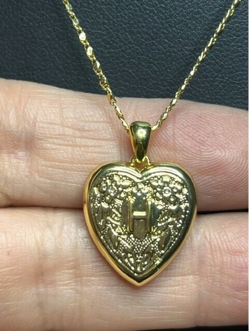 B5714 LA VN Heart Locket Pendant Necklace Adjustable Gold Tone Floral Initial H